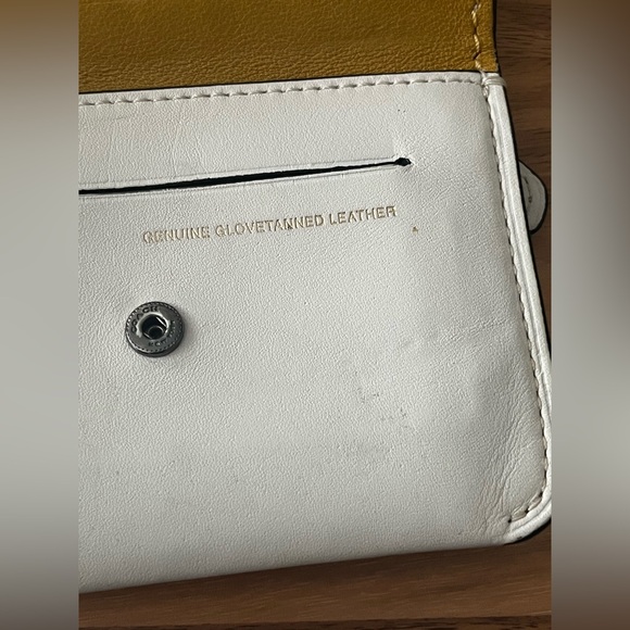 Mickey Mouse Coach clutch - Picture 12 of 16